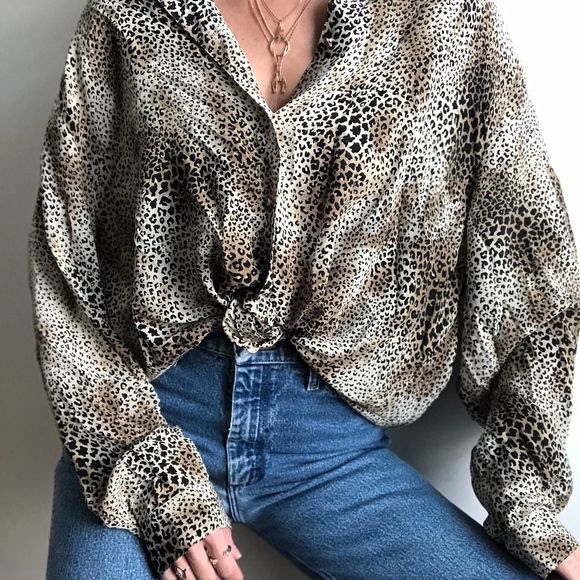 Vintage Tops - VINTAGE/ silk leopard boxy blouse